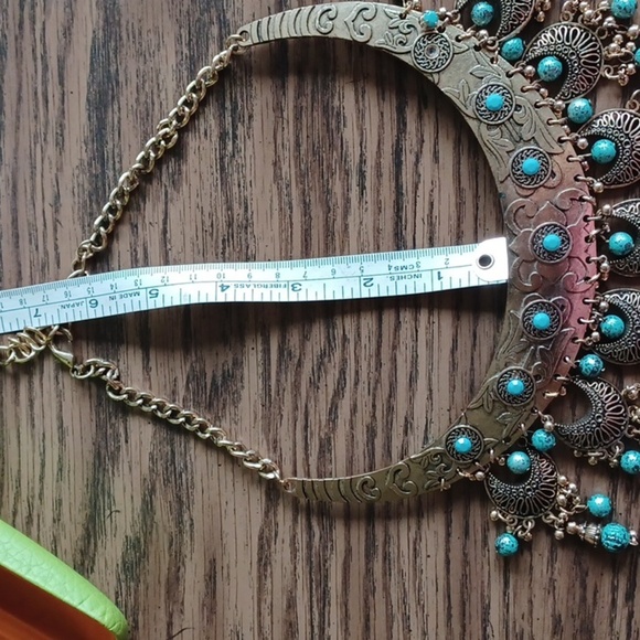 Statement Piece! Copper toned, turquoise color stone Necklace - Picture 6 of 6